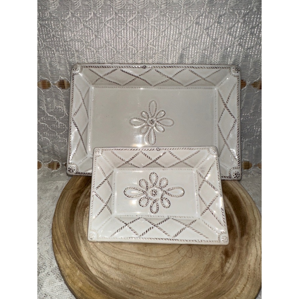 Beautiful like new Set of 2 Jardin de Monde Ceramic Trays  Flower Rope‎ Border